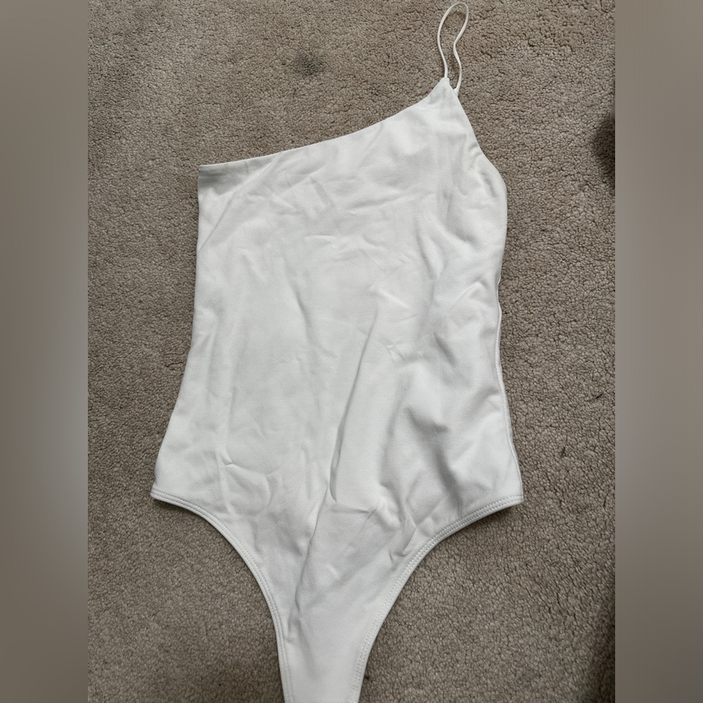 Aritzia Contour Bodysuit